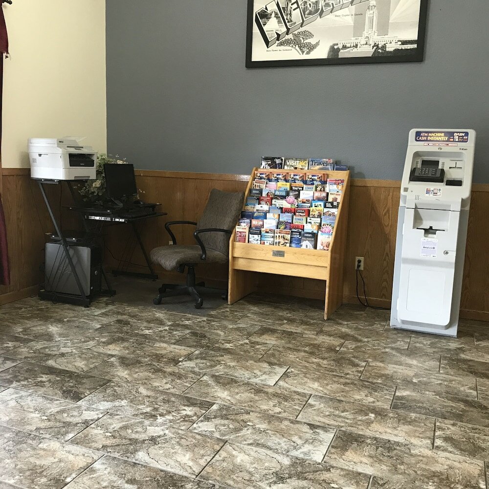 Фото Super 8 by Wyndham Omaha/West Dodge