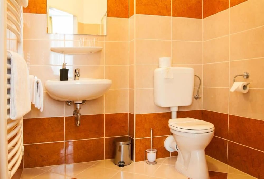 Фото Broadway City Guesthouse