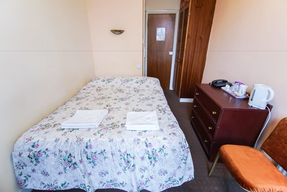 Фото Mandalay Picton House Hotel