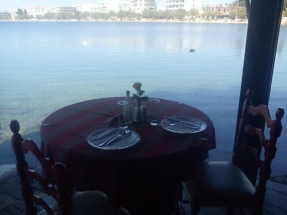 Фото Hotel Lefkadi