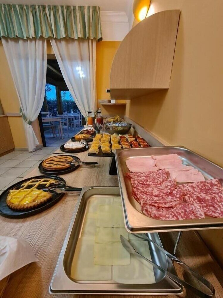 Фото Hotel Cladan