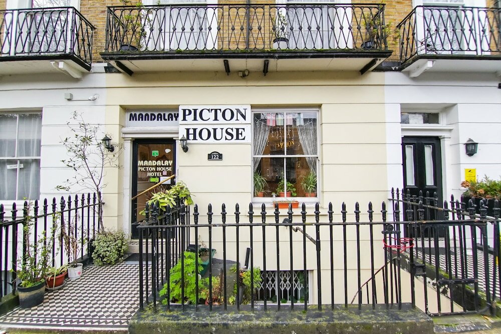 Фото отеля 1