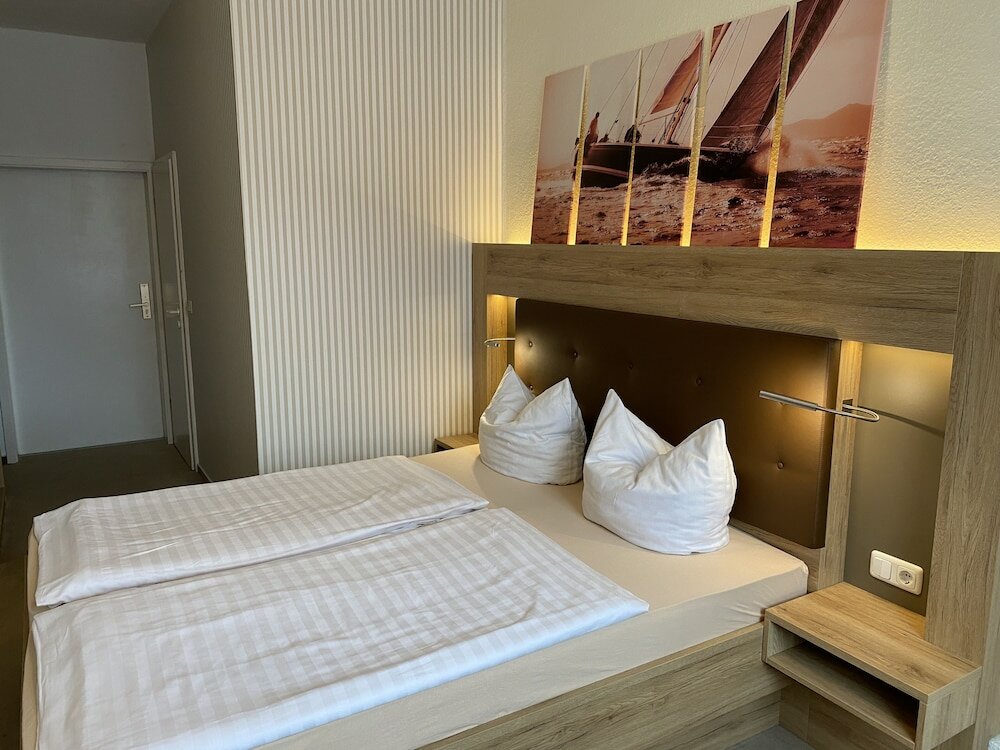 Фото Hotel Pension Zum Alten Fährhaus