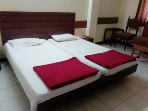 Гостиница IROOMZ Samrat Ashok