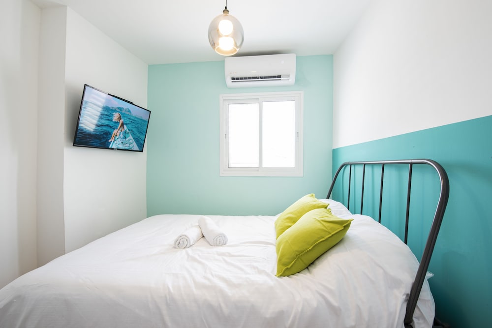 Фото AirTLV Hatikva Apartments