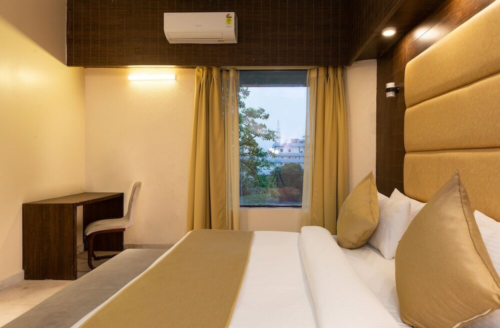 Фото The Solitaire