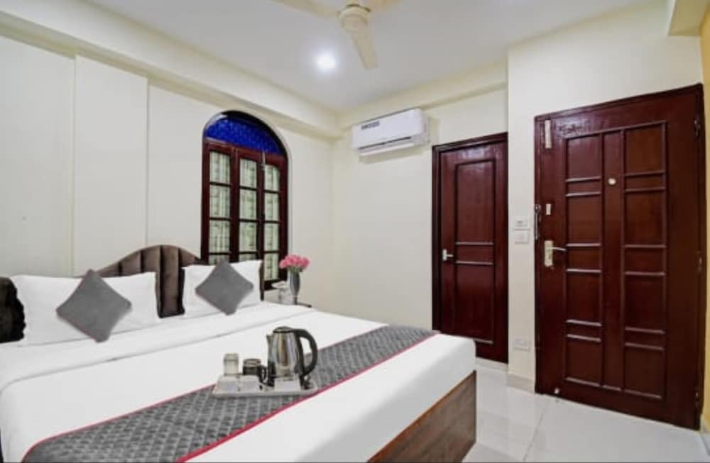 Фото Goroomgo Jheel Mahal NewTown West Bengal