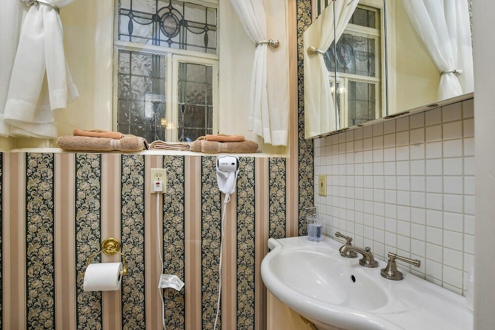 Фото The Noble Suites