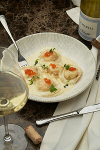 The Mayfair Pub (Temiryulchilar Street, 150), restaurant