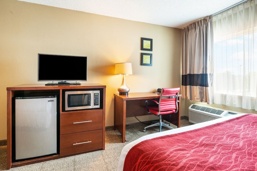 Фото Comfort Inn Mayfield Heights Cleveland East