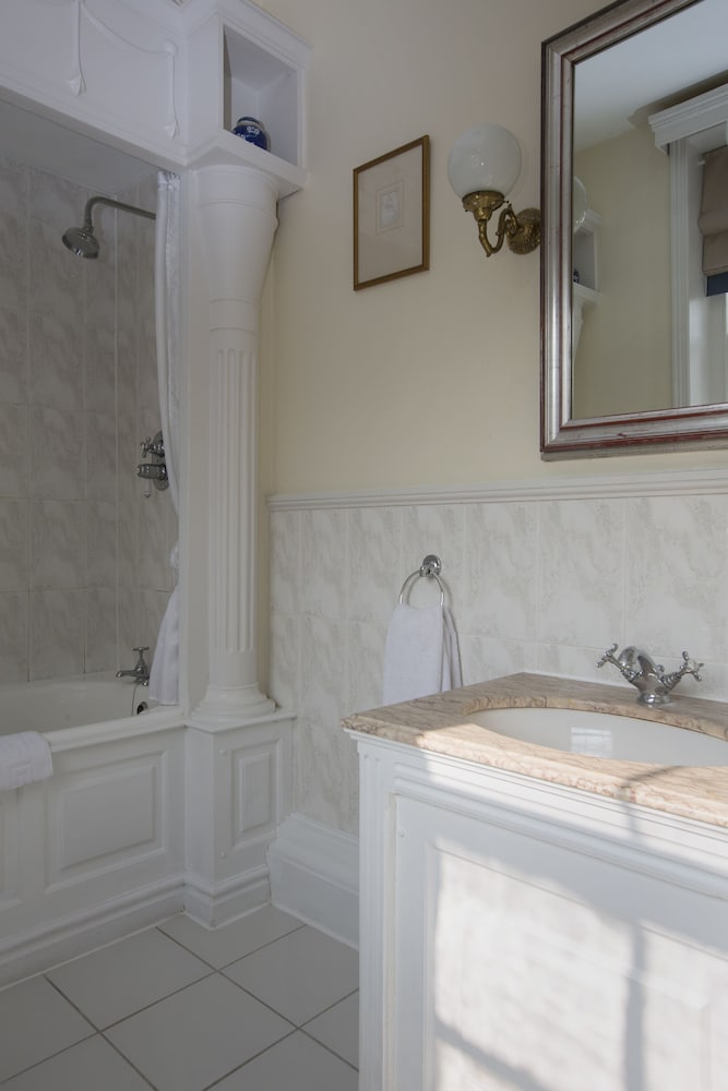 Фото Chilston Park Hotel