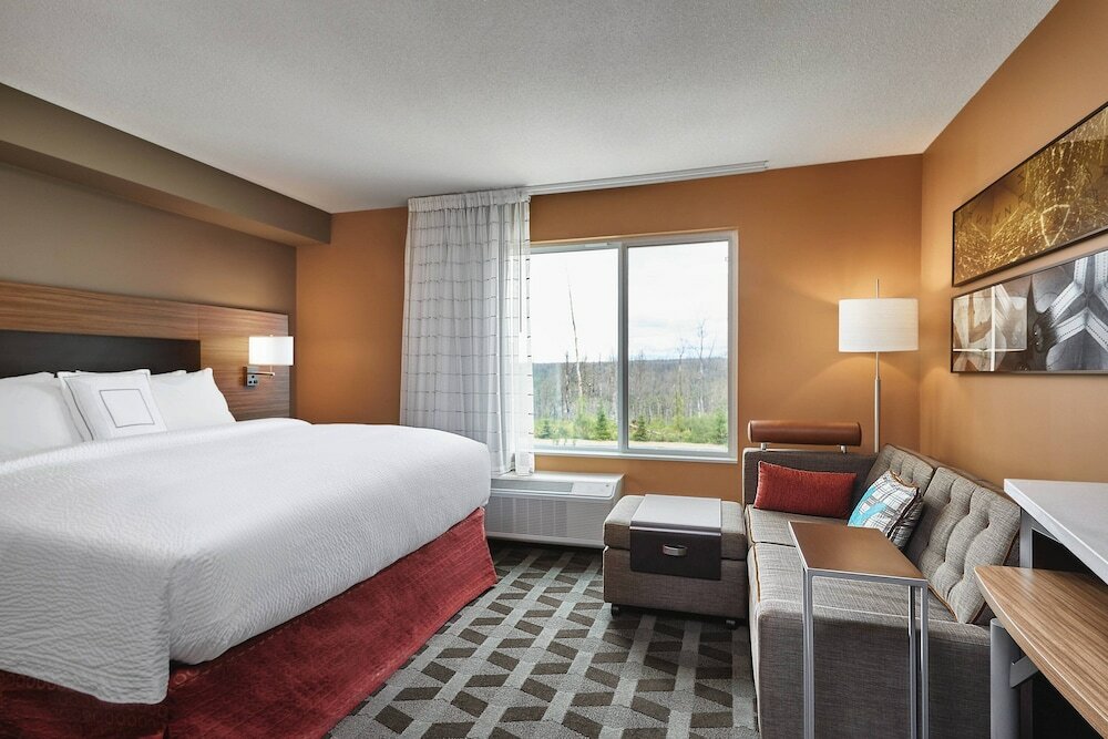 Фото Microtel Inn & Suites by Wyndham Fort Mcmurray