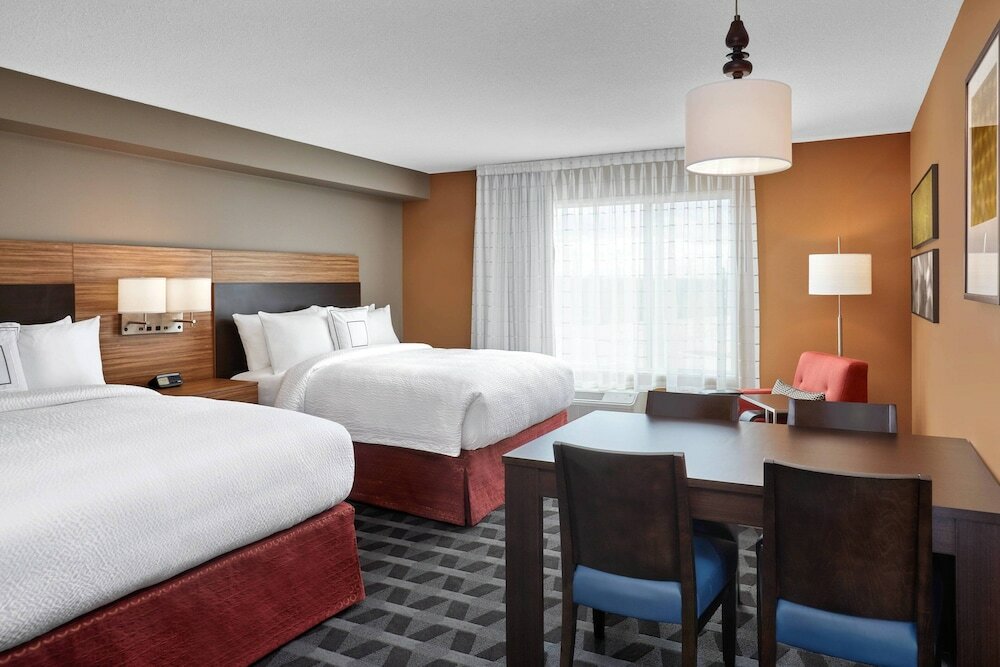 Фото Microtel Inn & Suites by Wyndham Fort Mcmurray