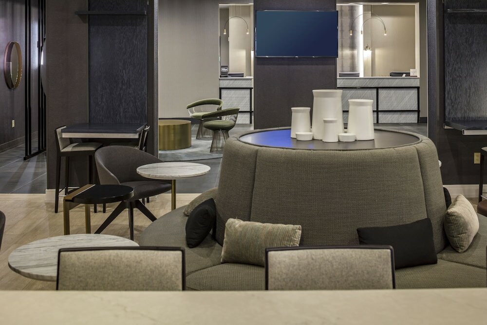 Фото Doubletree by Hilton Boston Logan Airport Chelsea