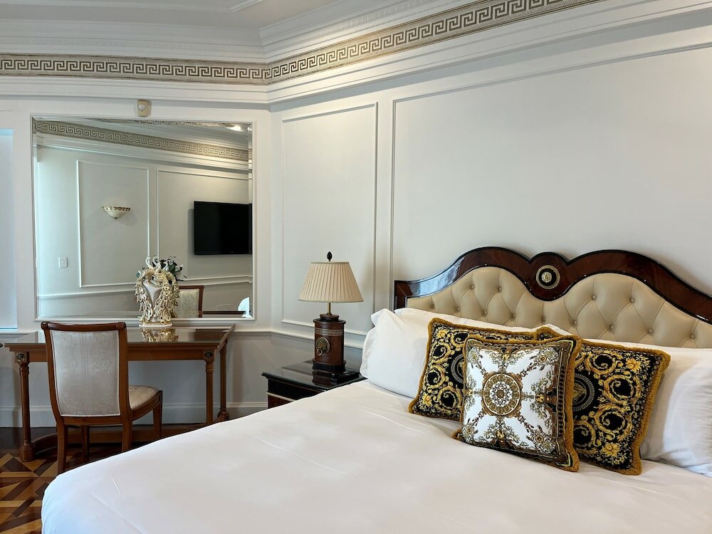 Фото Imperial Hotel Gold Coast