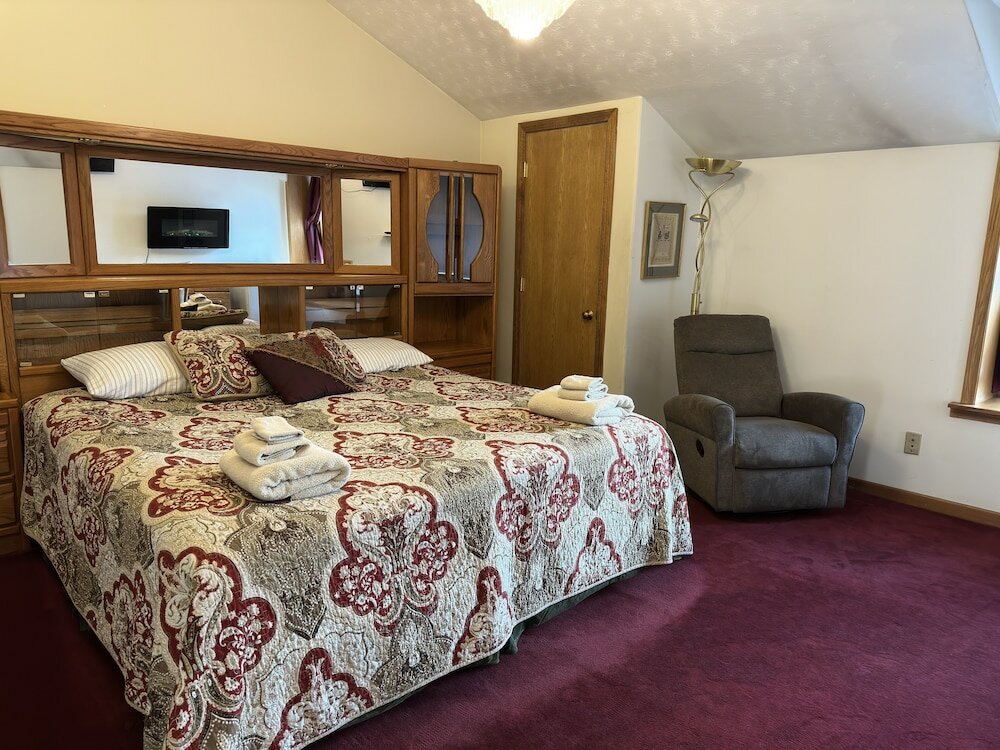 Фото 7 Gables Inn & Suites