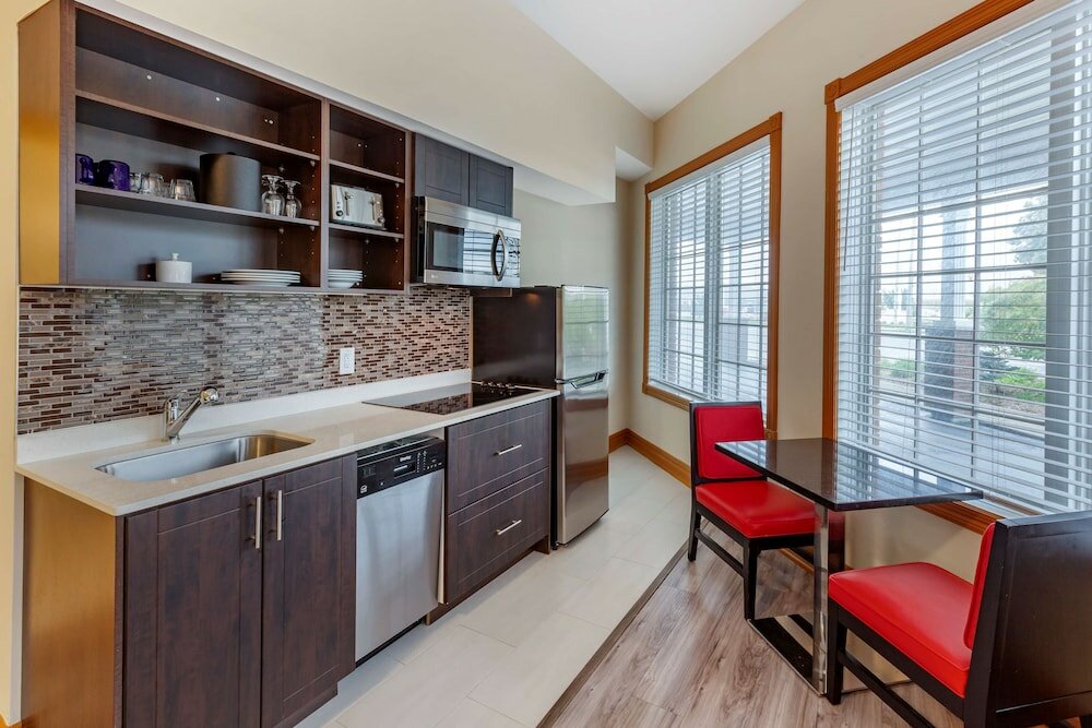 Фото SureStay Plus Hotel by Best Western Kincardine