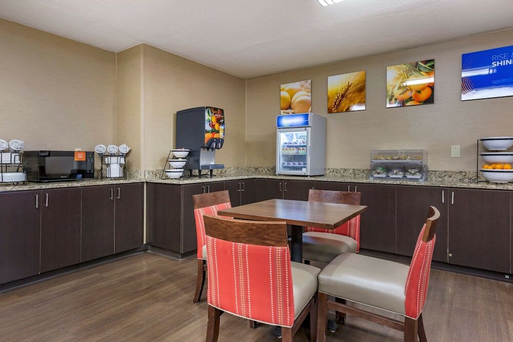Фото Comfort Inn & Suites Los Alamos