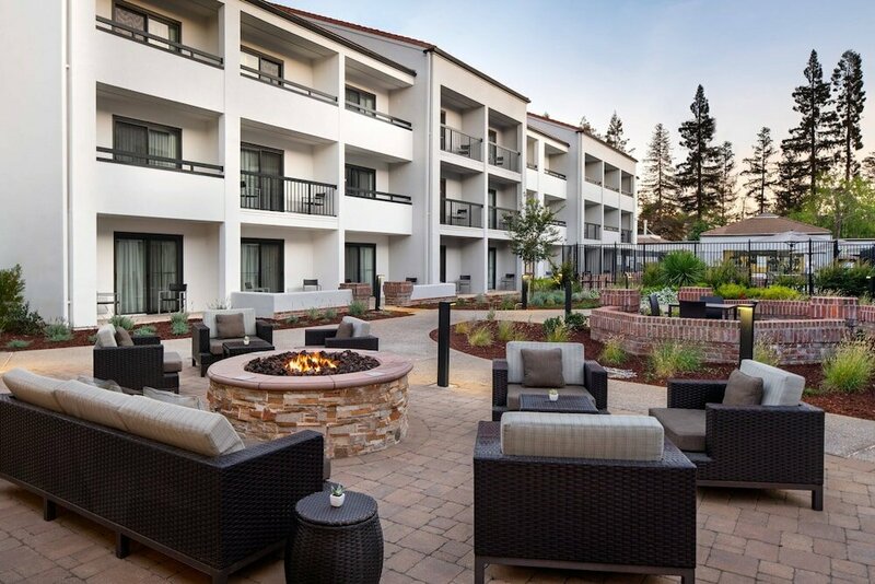 Гостиница Courtyard by Marriott San Jose Cupertino в Купертино