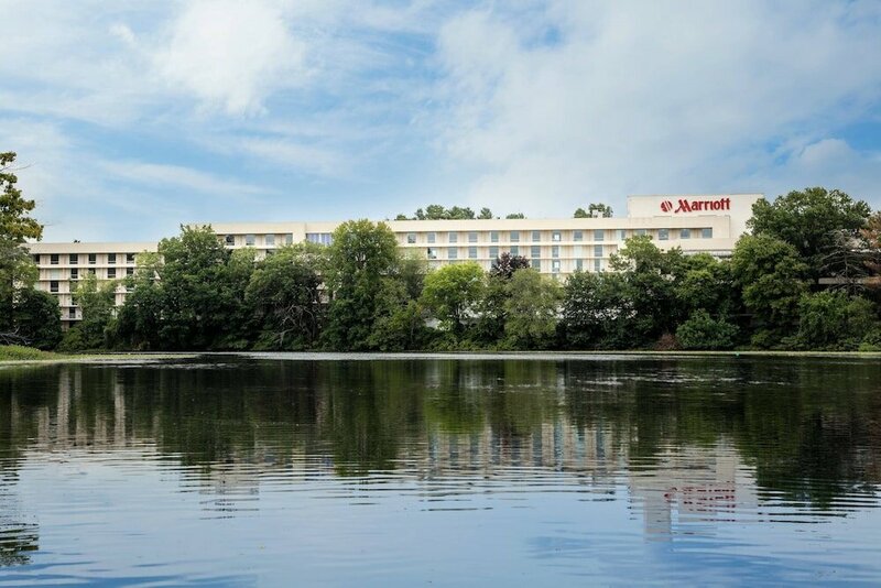 Гостиница Boston Marriott Newton в Ньютоне