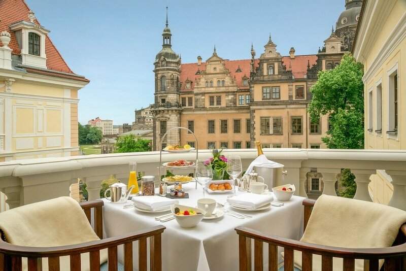 Гостиница Hotel Taschenbergpalais Kempinski Dresden в Дрездене