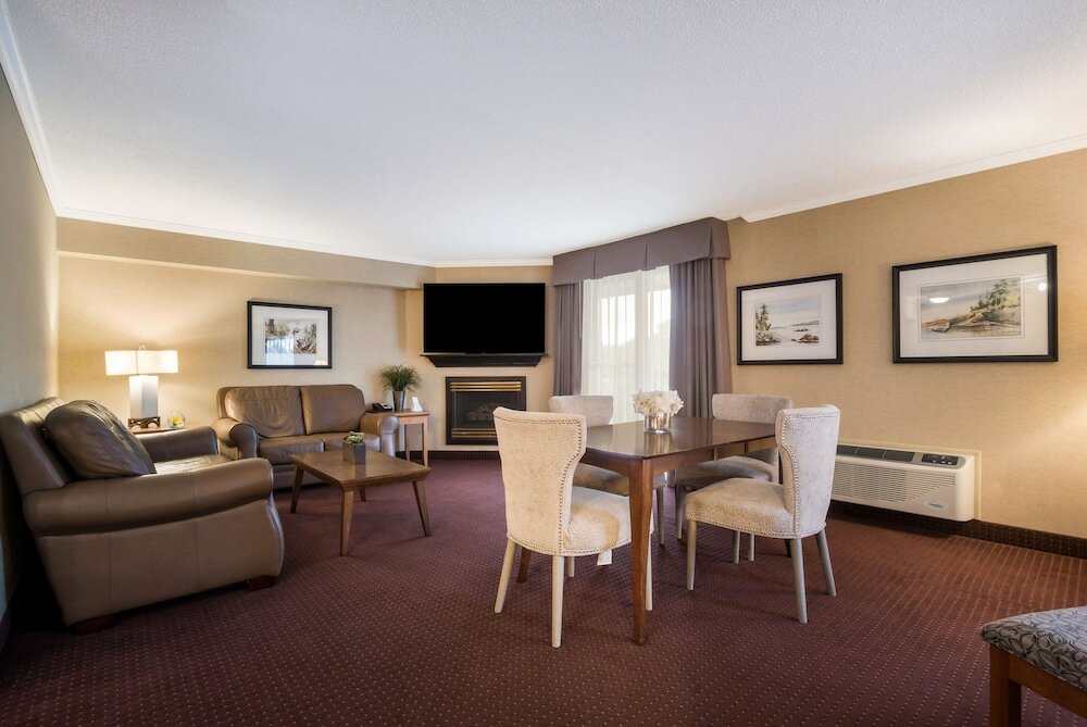 Фото Best Western Plus Nor'wester Hotel & Conference Centre