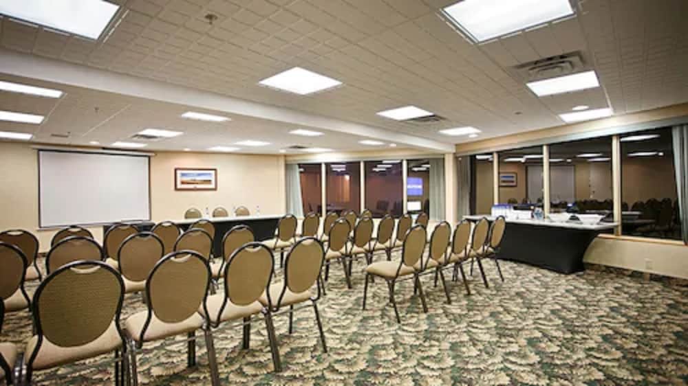 Фото Charlottetown Inn & Conference Centre