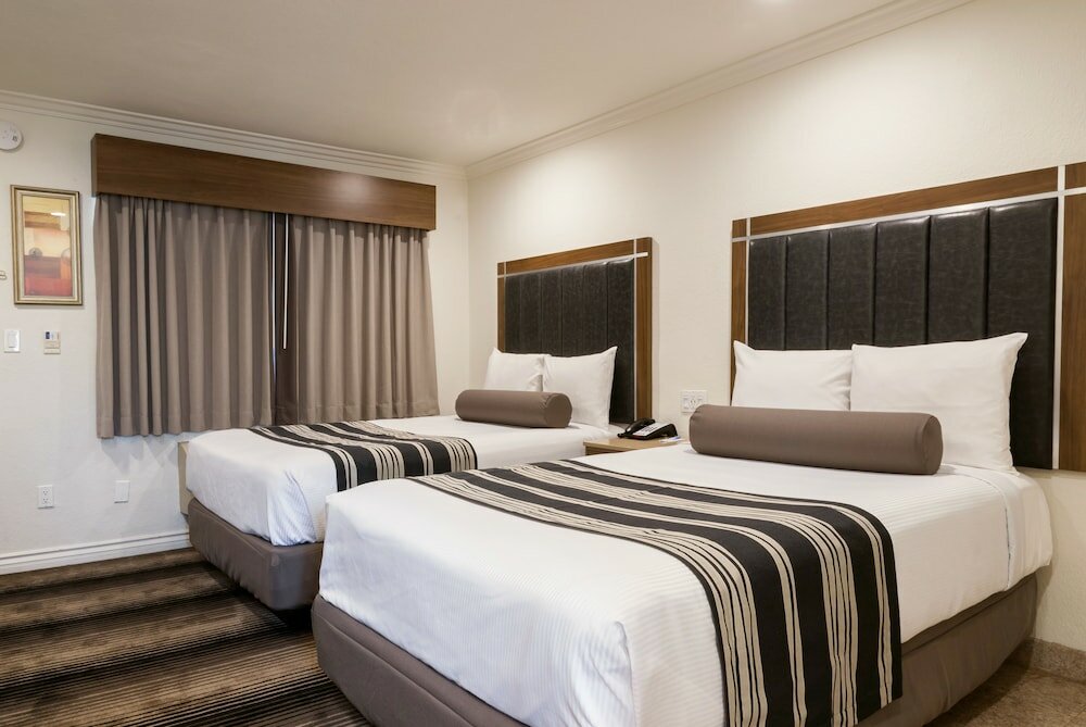 Фото Rodeway Inn & Suites Pacific Coast Highway