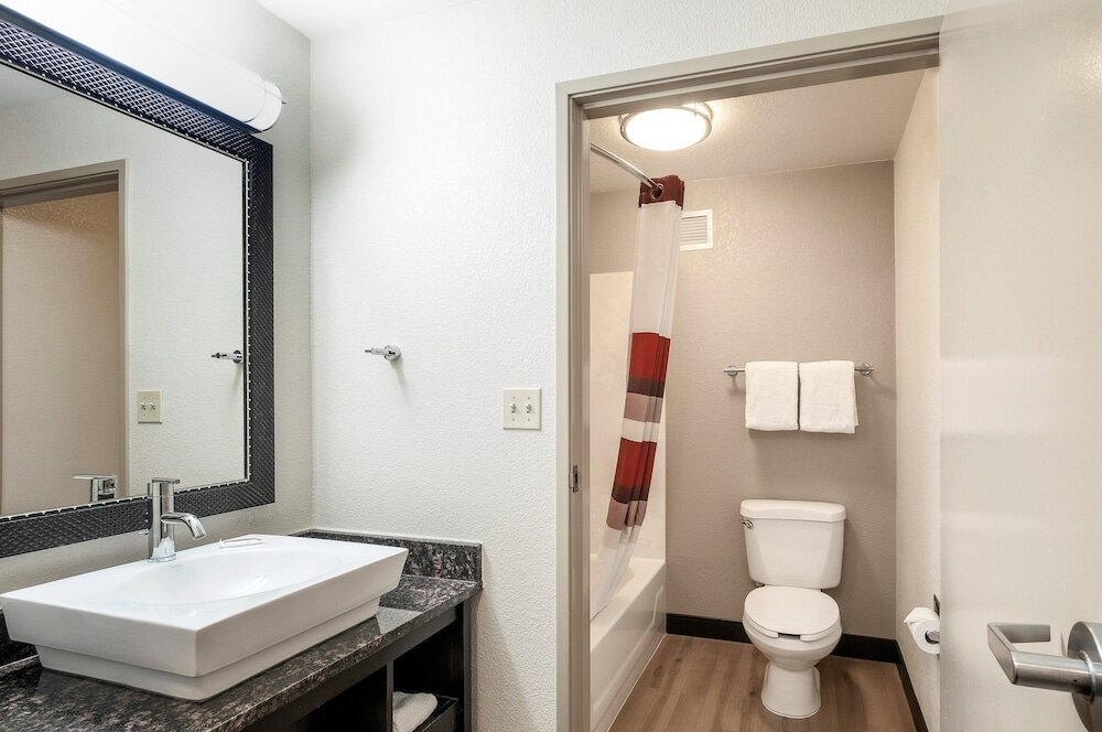 Фото Red Roof Inn Plus+ Columbus Downtown-Convention Center