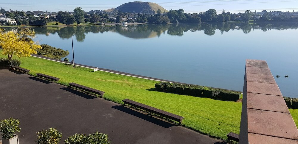 Фото Waipuna Hotel & Conference Centre