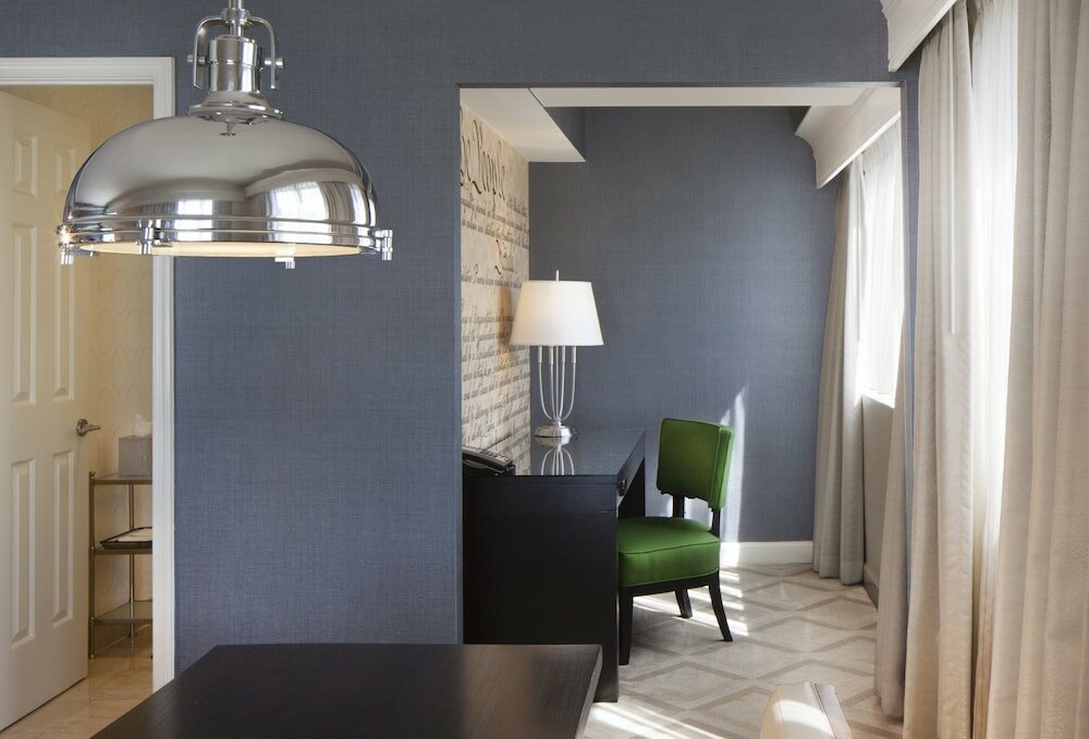 Фото Melrose Georgetown Hotel