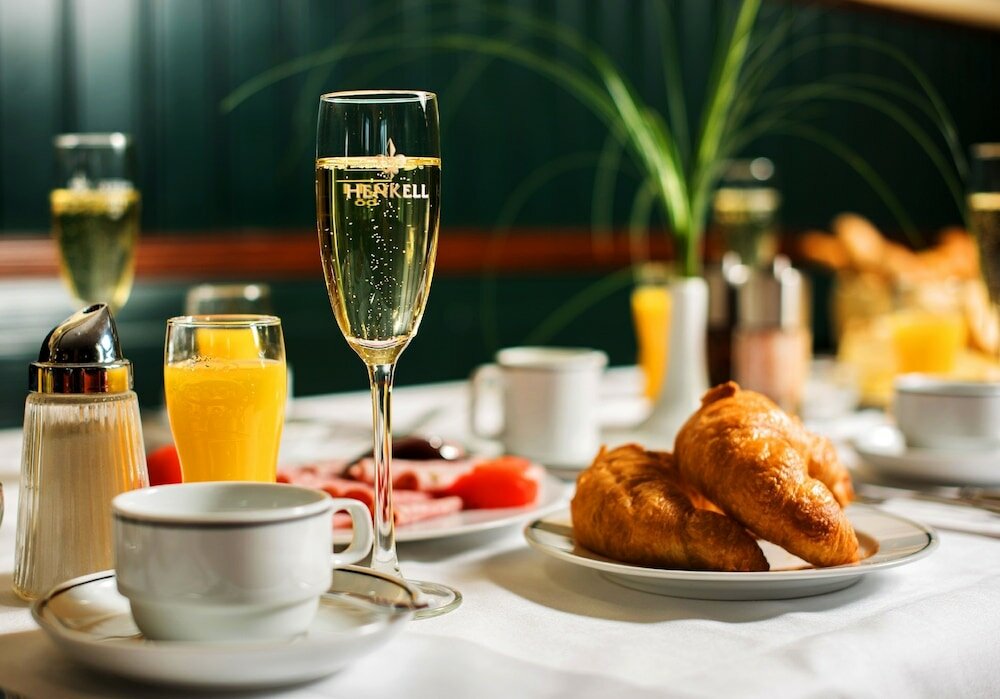 Фото Trans World Hotel Donauwelle