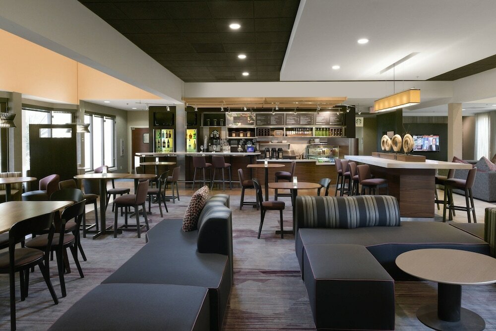 Фото Courtyard by Marriott Albuquerque Airport