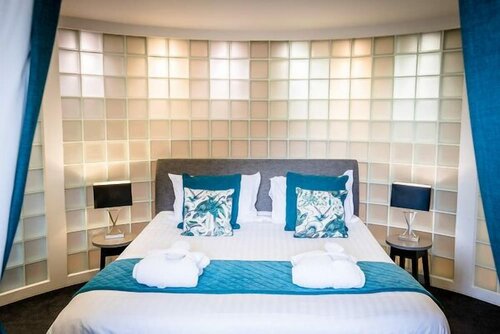 Гостиница The Wild Pheasant Hotel & SPA в Рексеме