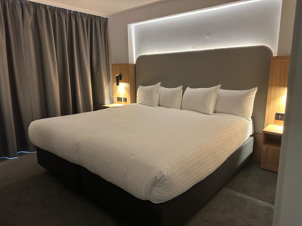 Фото Holiday Inn Basildon