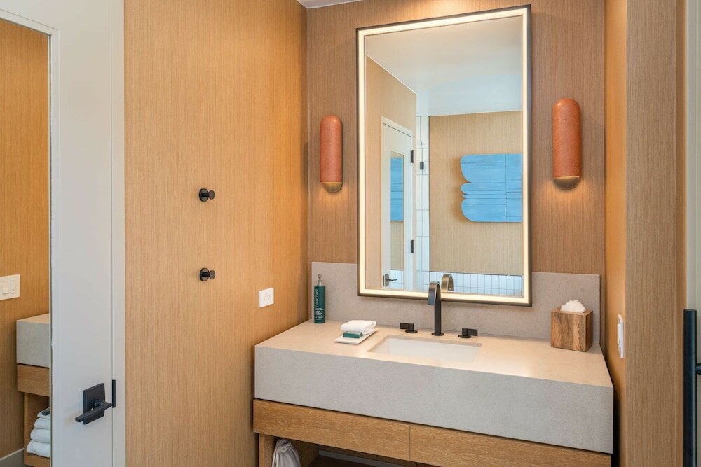 Фото Hilton San Diego Gaslamp Quarter