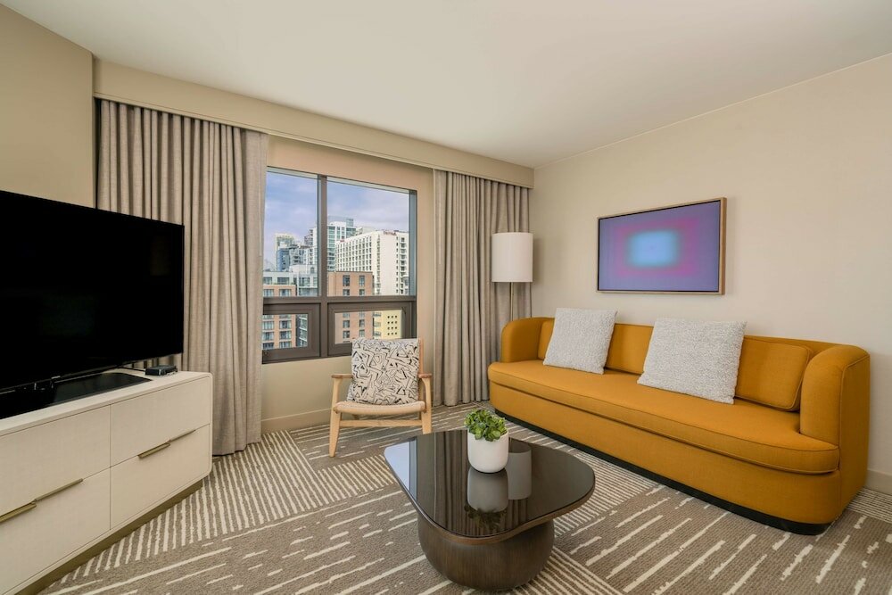 Фото Hilton San Diego Gaslamp Quarter