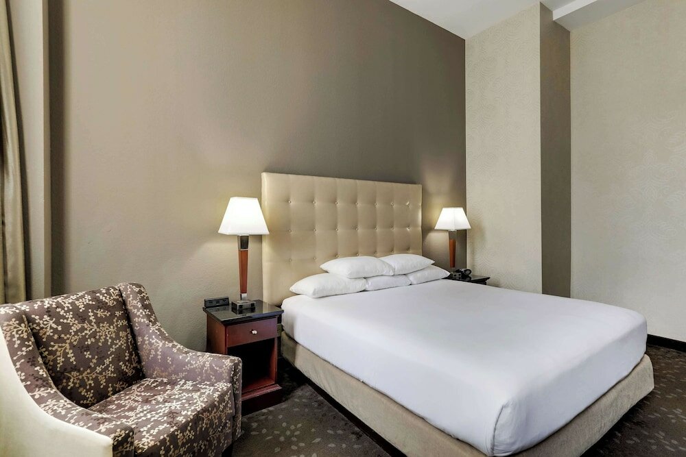 Фото Drury Plaza Hotel New Orleans