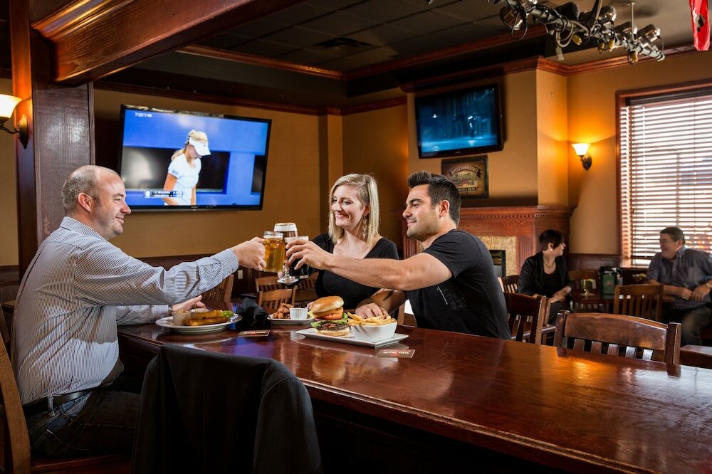 Фото Four Points by Sheraton Edmonton South