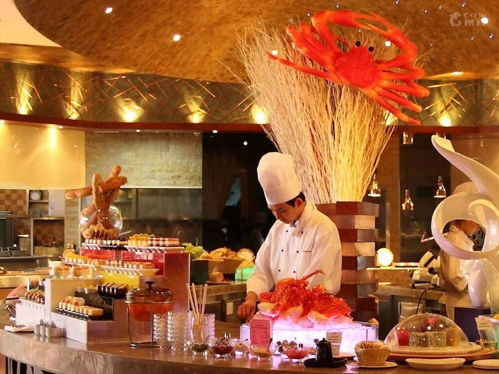 Фото The Pavilion Hotel