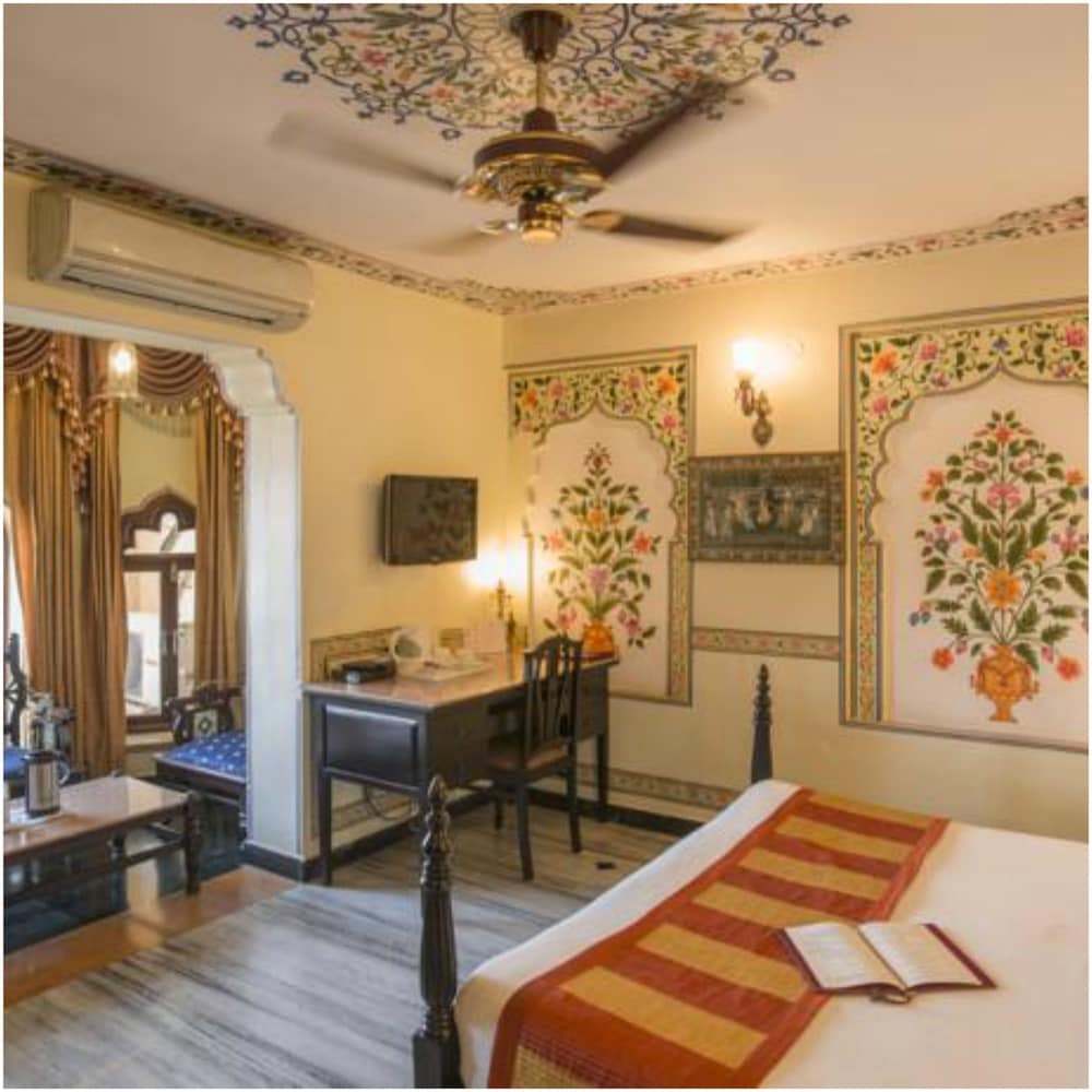 Фото Umaid Bhawan Palace