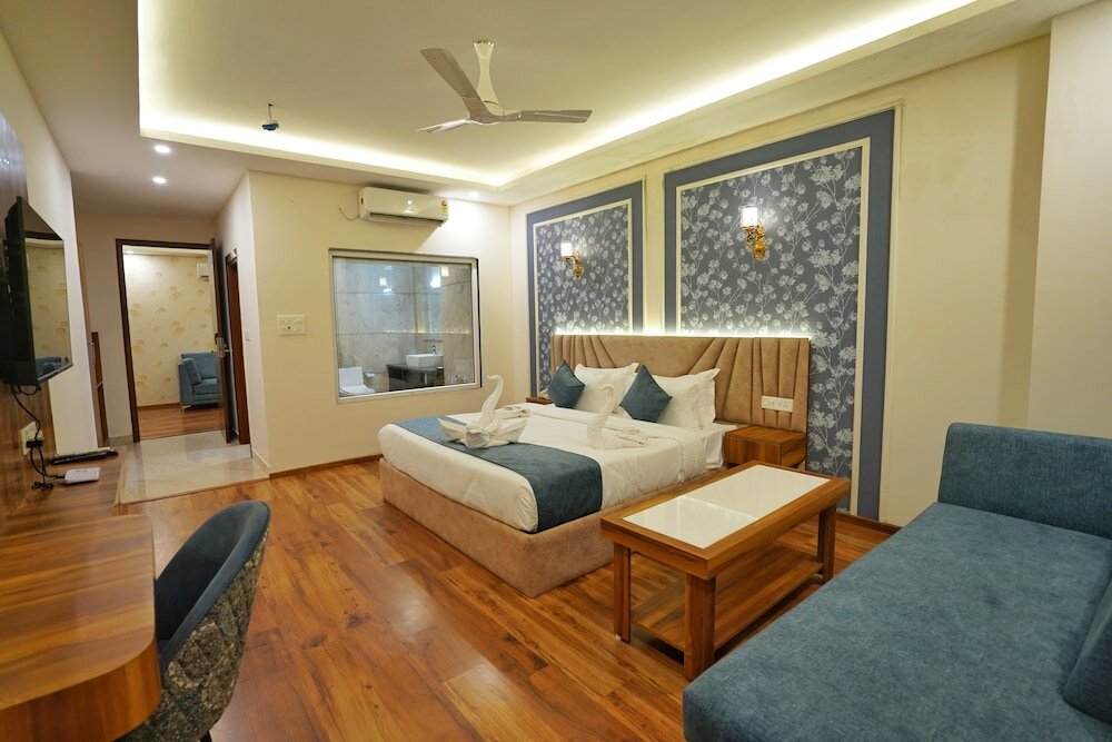 Фото Hotel Golden Orchard