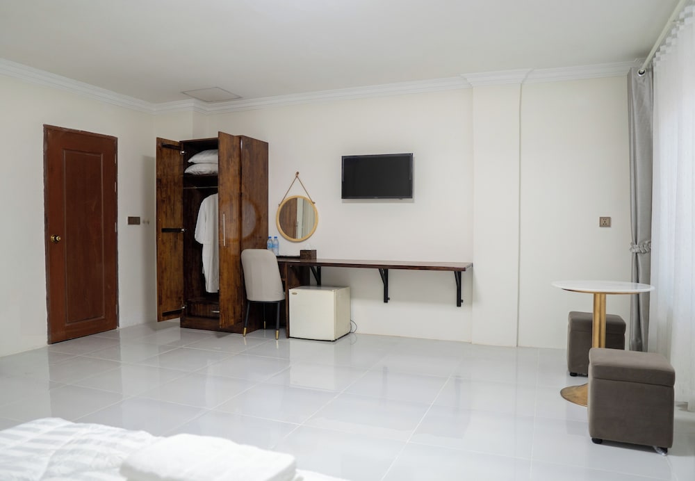 Фото Empire House Phnom Penh