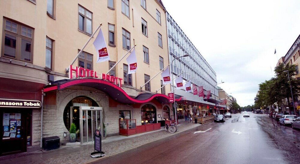 Фото отеля 1