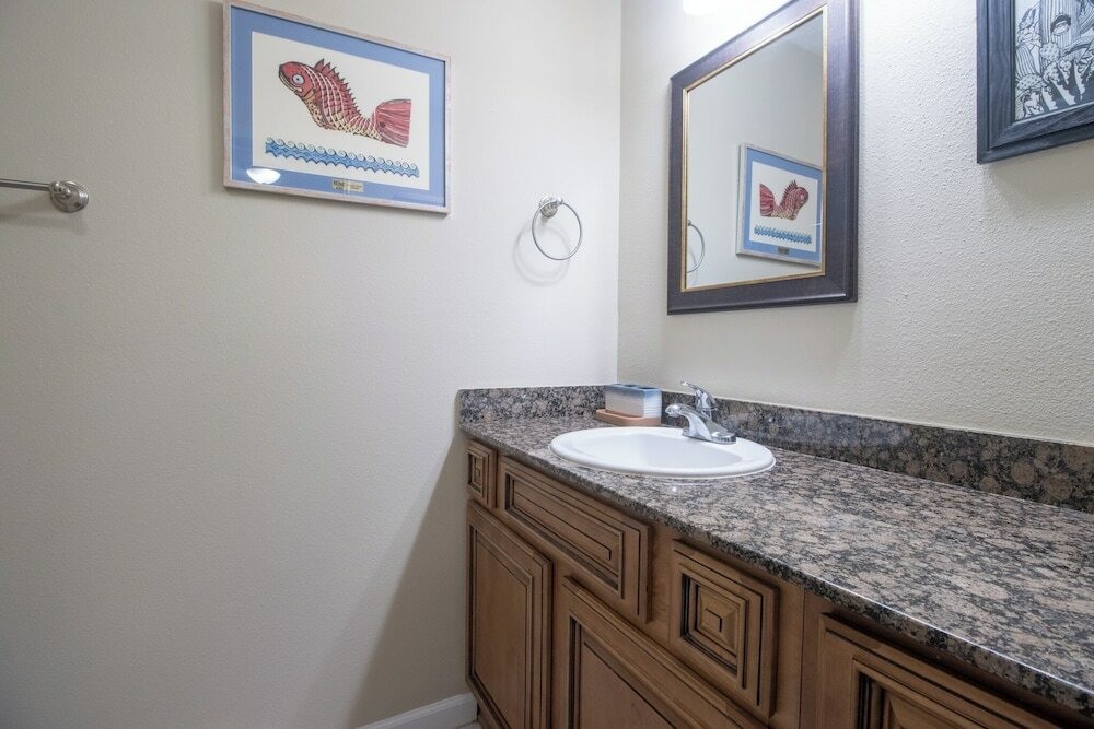 Фото Century Oaks Townhome