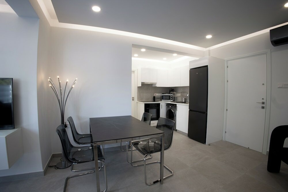 Фото Phaedrus Living Luxury Mackenzie Flat