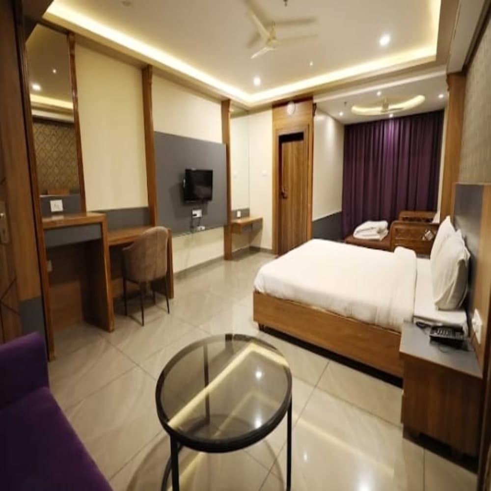 Фото The Grand Padma Resort & SPA