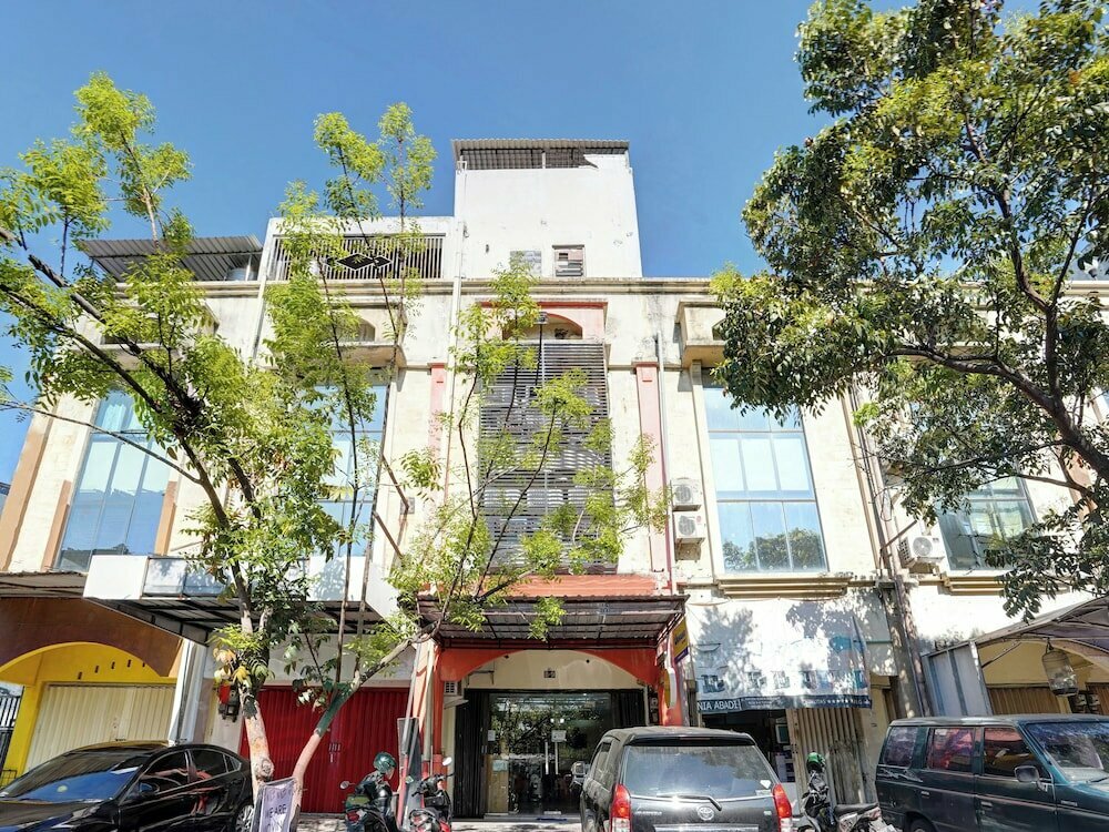 Hotel Spot On 90148 Gosepa Mayjend Sungkono, Surabaya, photo