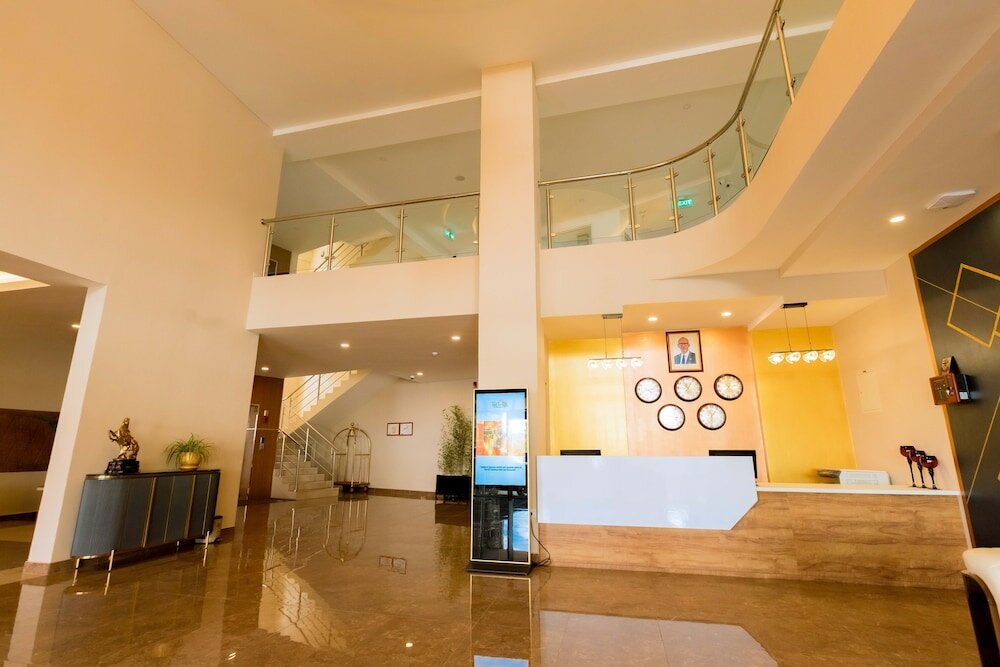 Фото The Hut Restaurant & Boutique hotel