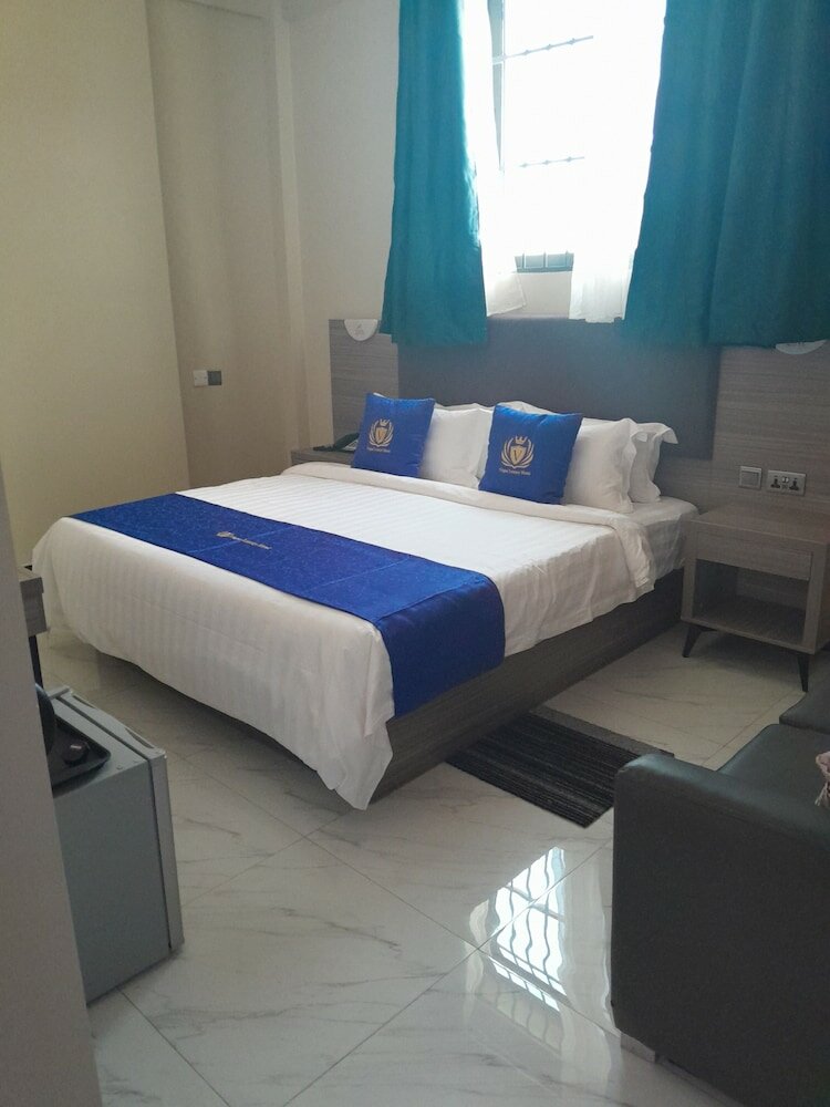 Фото Vegas Luxury Hotel